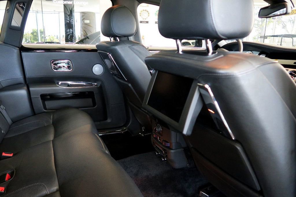 Used 2013 Rolls-Royce Ghost image 37
