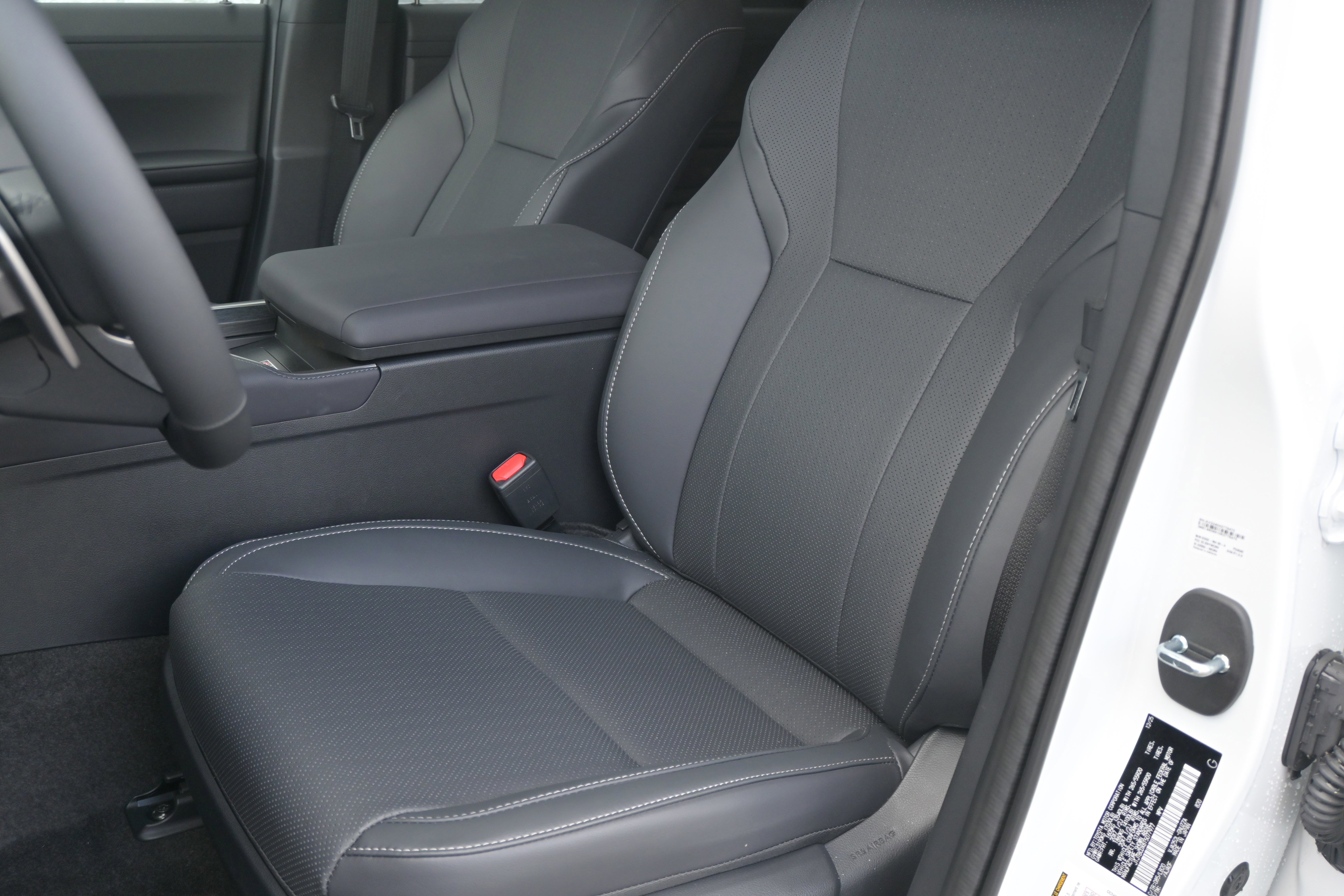 Used 2026 Lexus GX 550 GX 550 Premium w/ Cold Area Package image 16