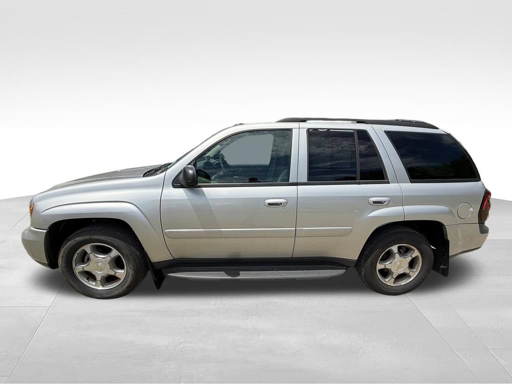 Used 2005 Chevrolet TrailBlazer LT AWD/4WD image 3