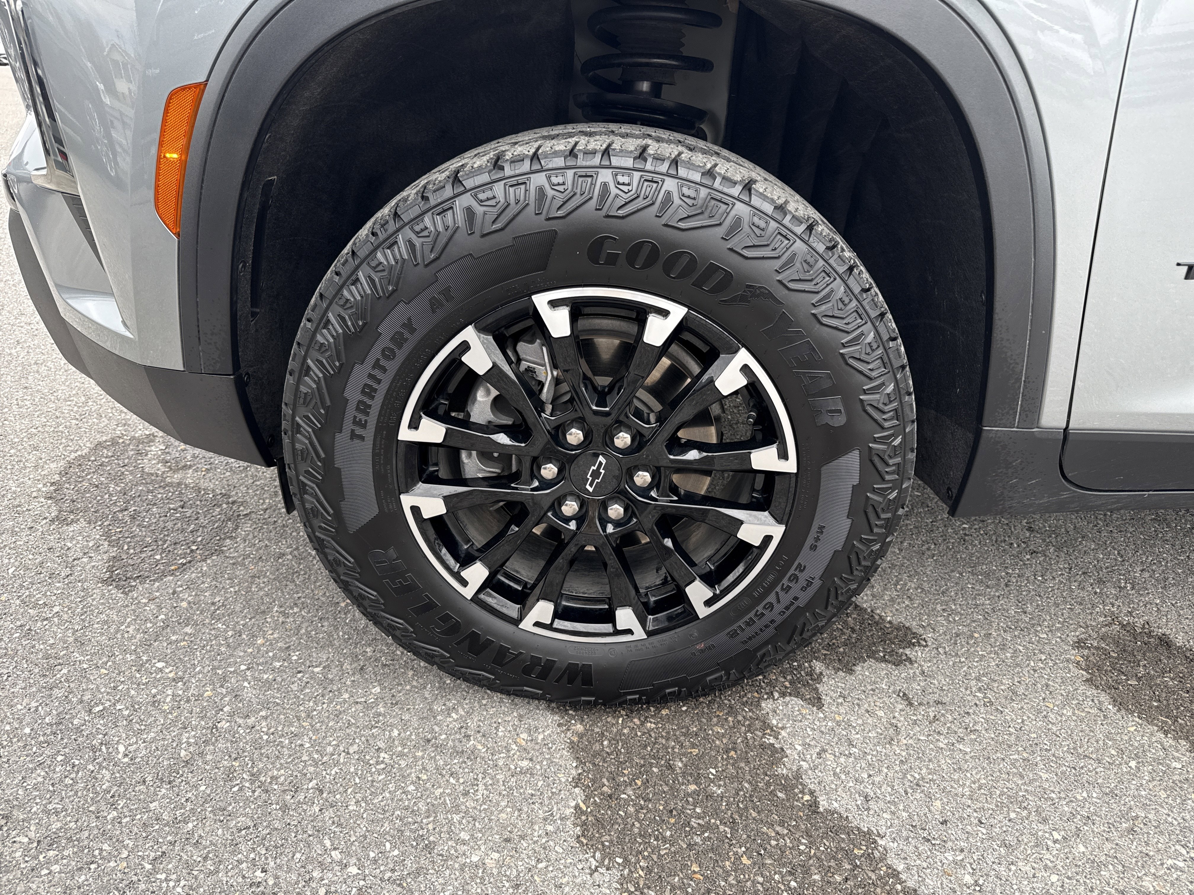 Used 2025 Chevrolet Traverse Z71 image 11