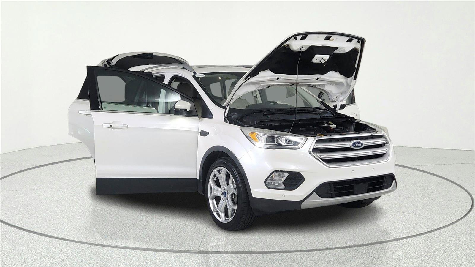 Used 2018 Ford Escape Titanium w/ Ford Safe & Smart Package AWD/4WD image 7
