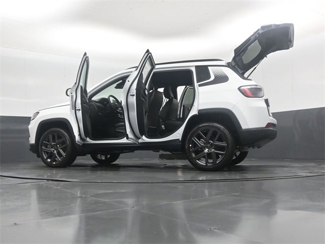 New 2026 Jeep Compass Latitude image 53