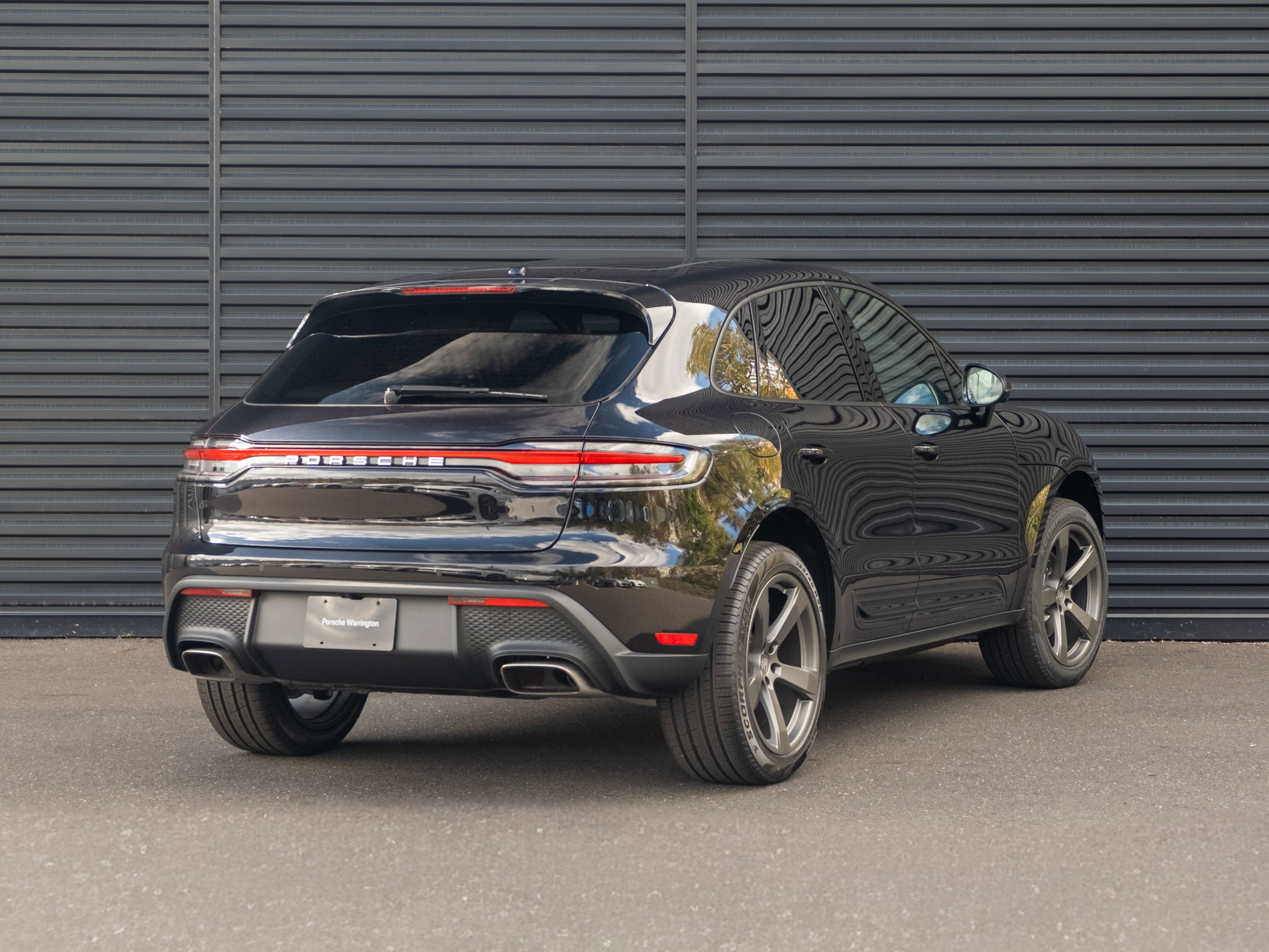 Certified 2026 Porsche Macan AWD/4WD image 8