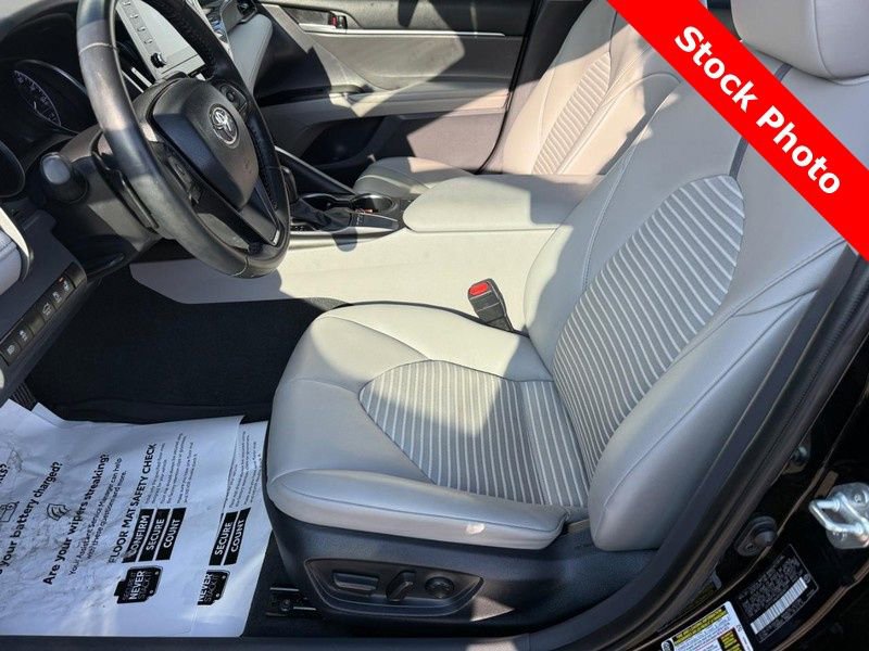 Used 2023 Toyota Camry SE w/ Cold Weather Package image 16