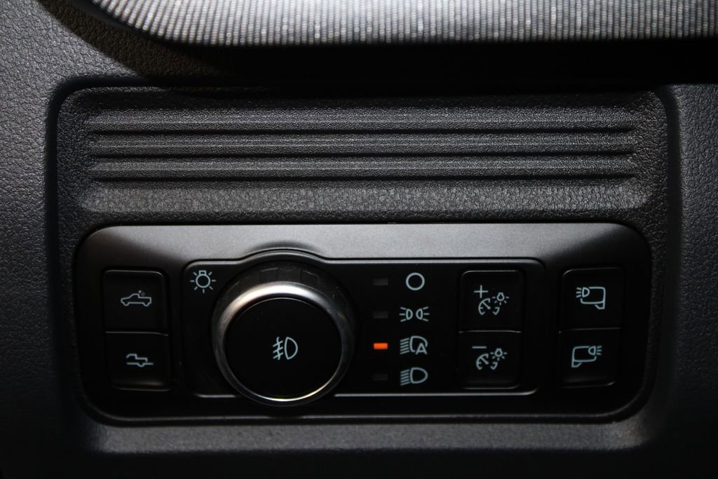 New 2026 Ford F350 4x4 Crew Cab DRW Super Duty image 38