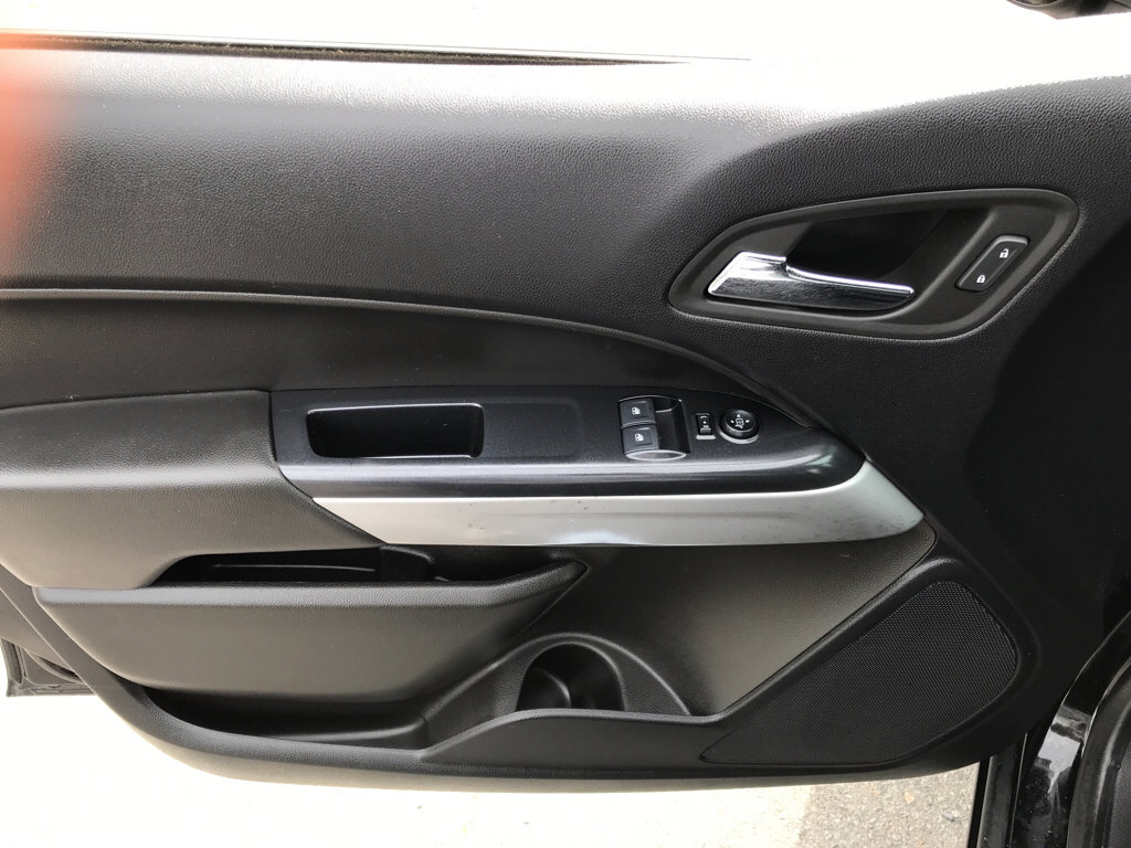 Used 2022 Chevrolet Colorado LT w/ Fleet Safety Package image 16