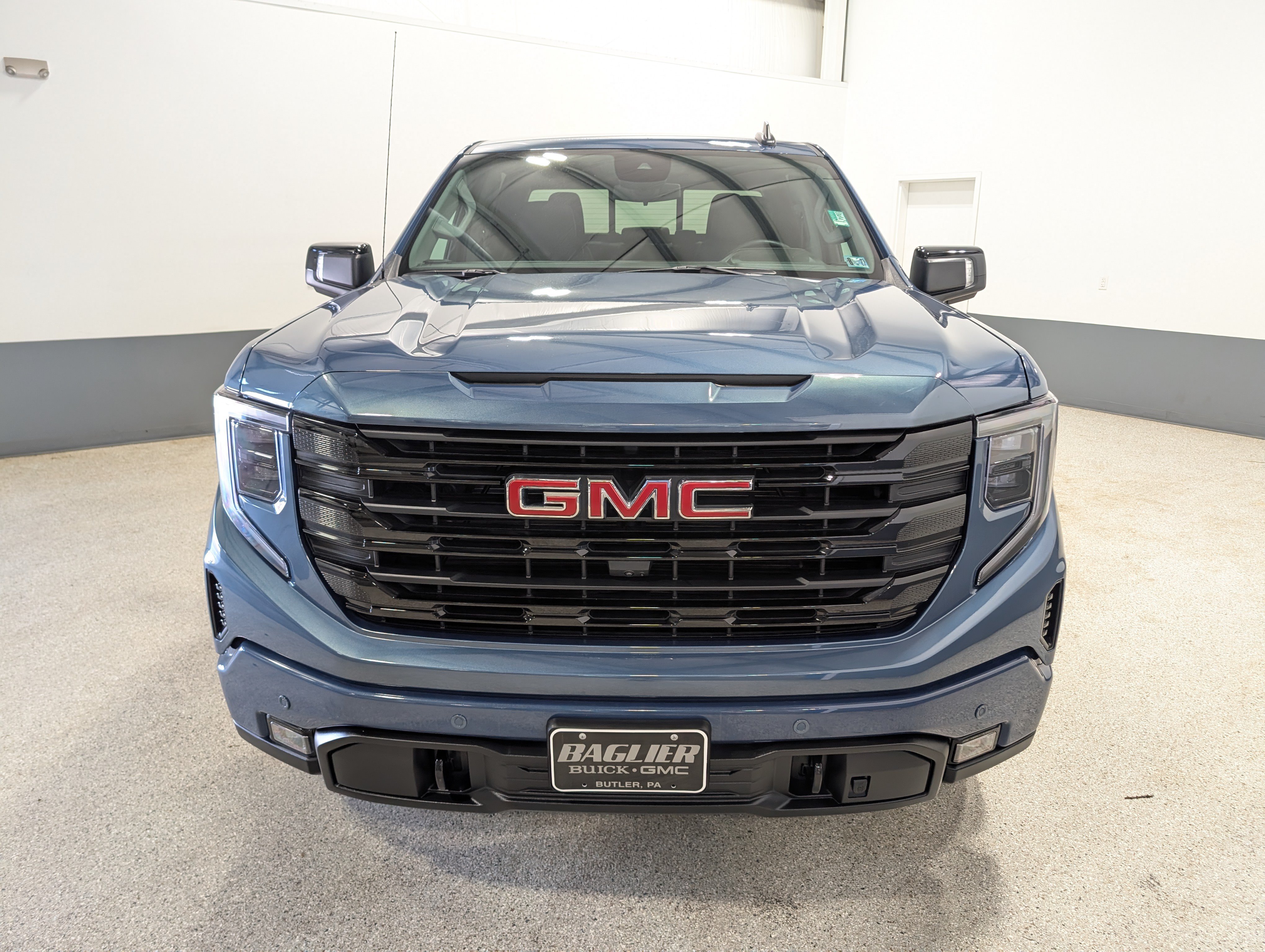 Used 2026 GMC Sierra 1500 Elevation w/ Elevation Premium Package AWD/4WD image 8