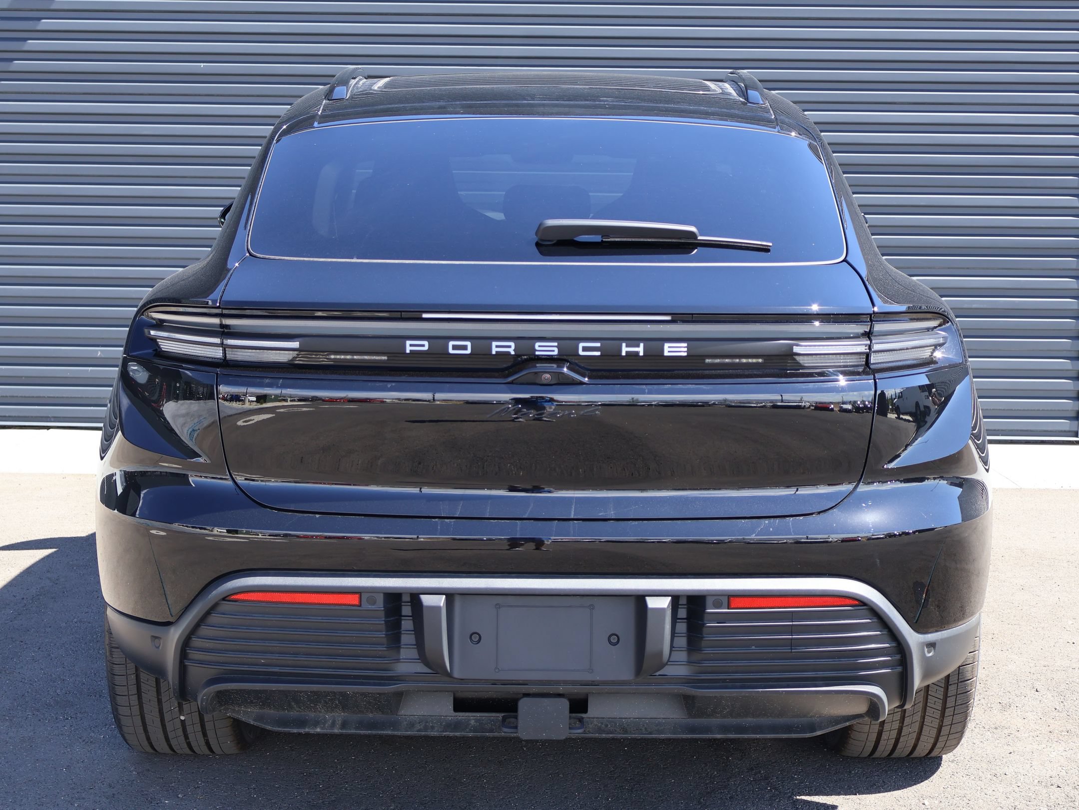 New 2026 Porsche Macan 4 Electric AWD/4WD image 8