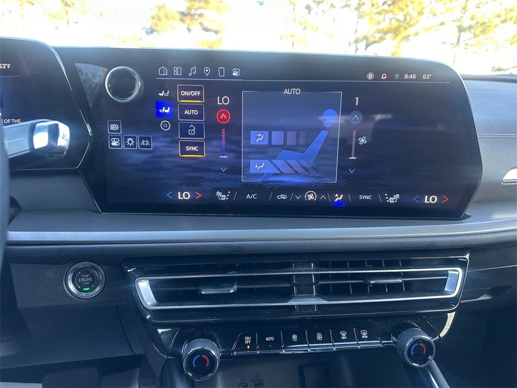 Used 2025 Chevrolet Traverse LT image 20