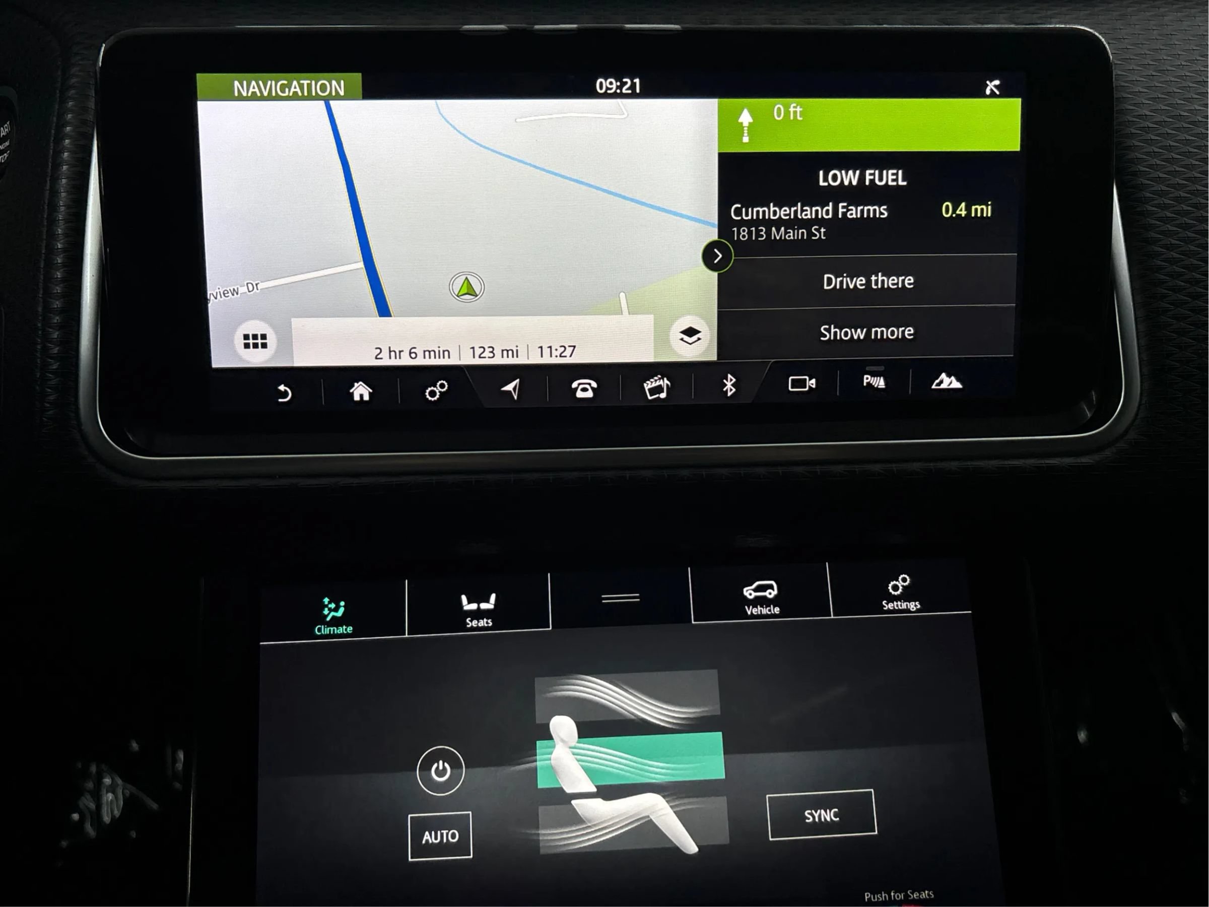 Used 2018 Land Rover Range Rover Velar R-Dynamic SE AWD/4WD image 35