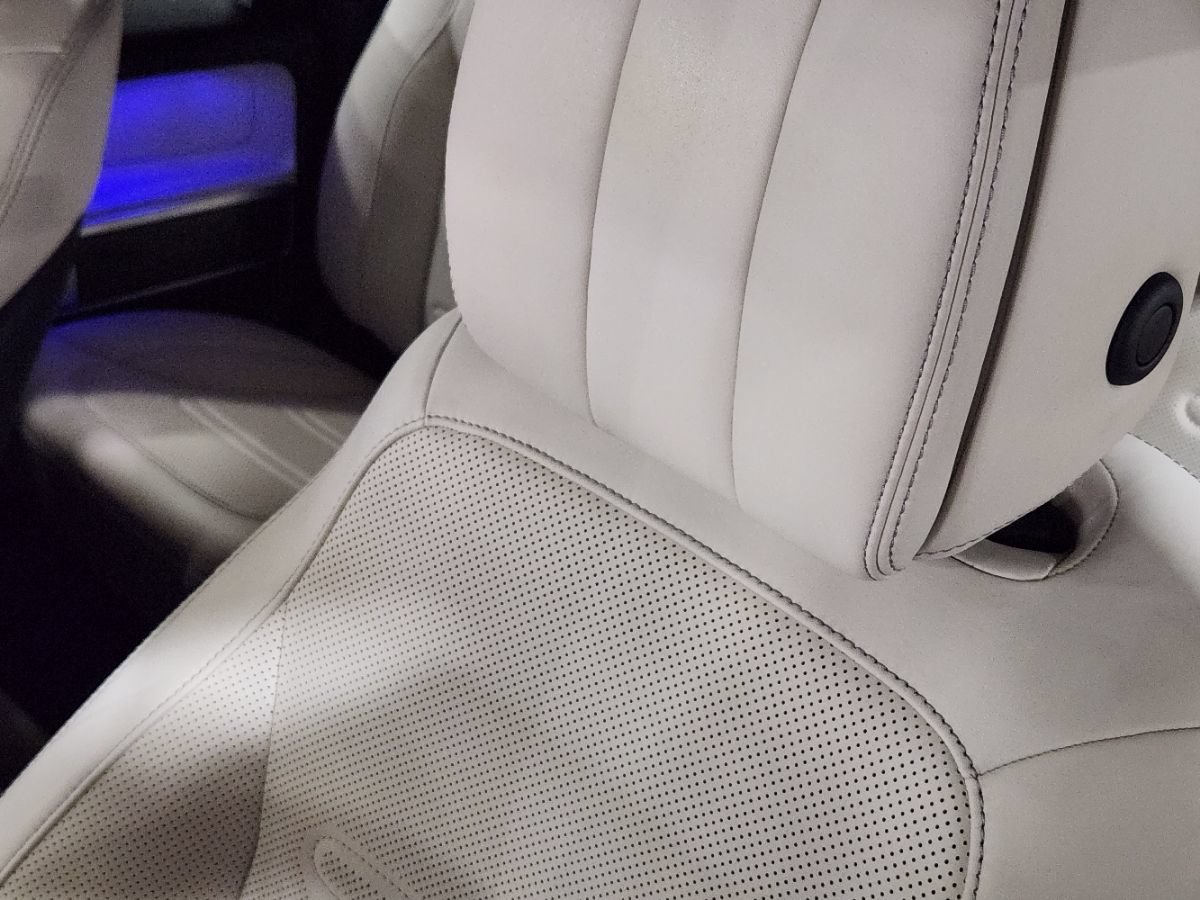 Used 2024 Mercedes-Benz G 550 image 34