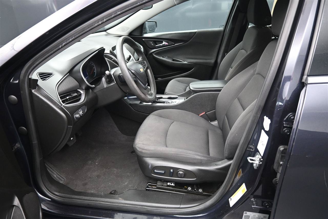 Used 2023 Chevrolet Malibu LT FWD image 12