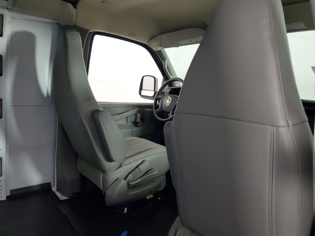 New 2026 Chevrolet Express 2500 w/ Driver Convenience Package image 12
