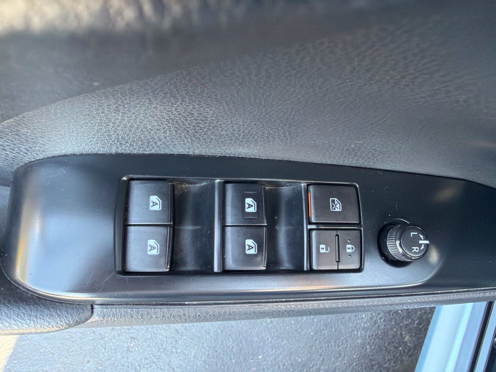 Used 2020 Toyota Camry LE FWD image 16