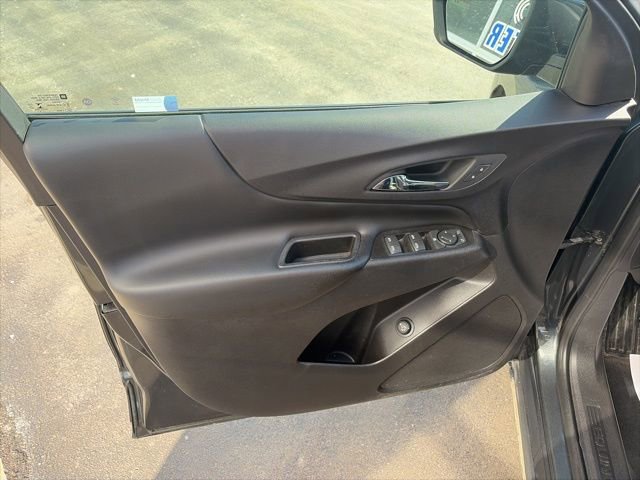 Used 2020 Chevrolet Equinox LT w/ Driver Convenience Package image 9