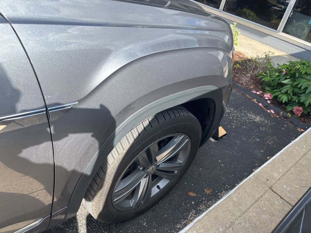 Used 2019 Volkswagen Atlas SEL R-Line AWD/4WD image 8