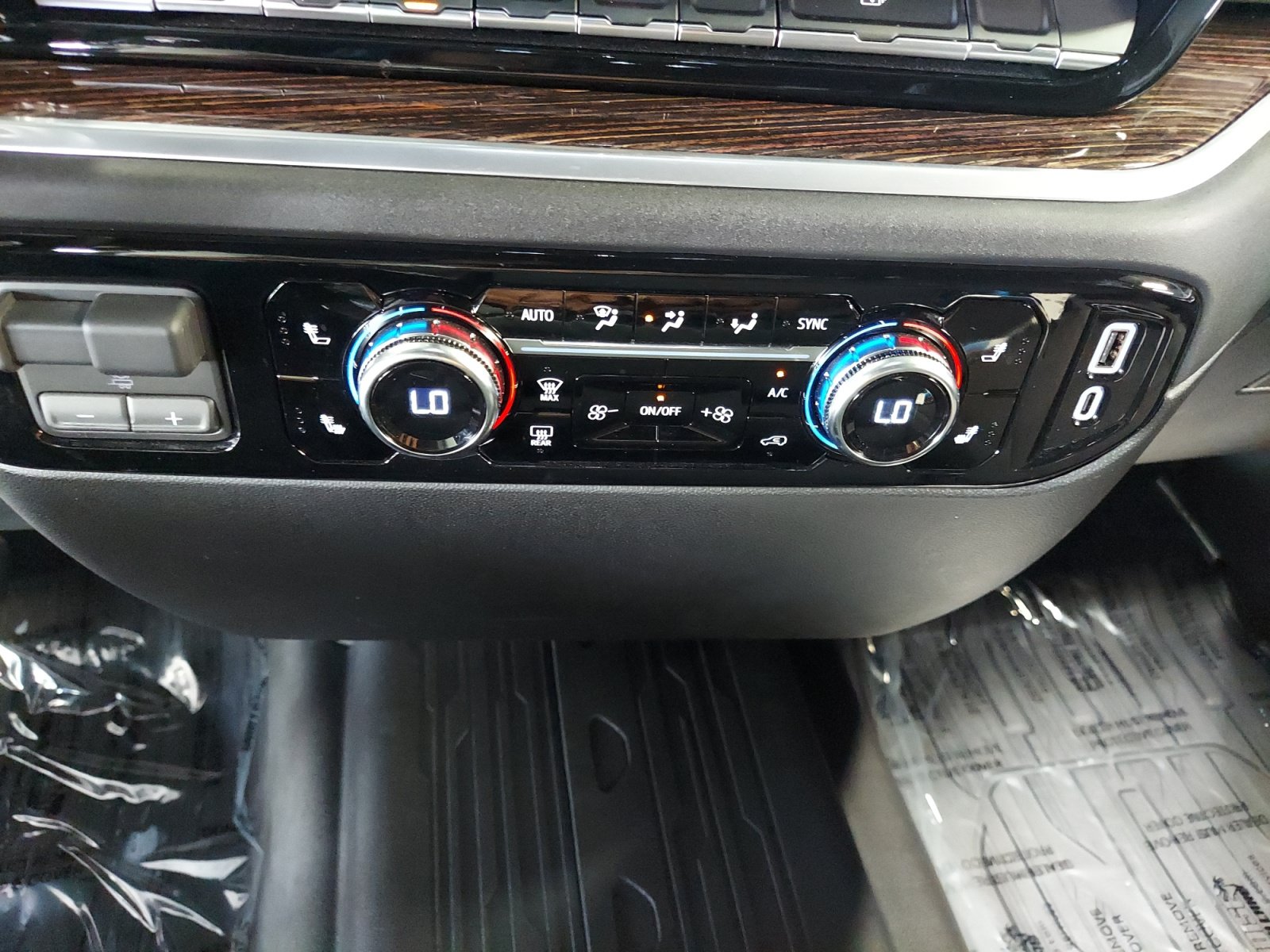 Used 2026 GMC Sierra 1500 Elevation w/ Elevation Select Package RWD image 18