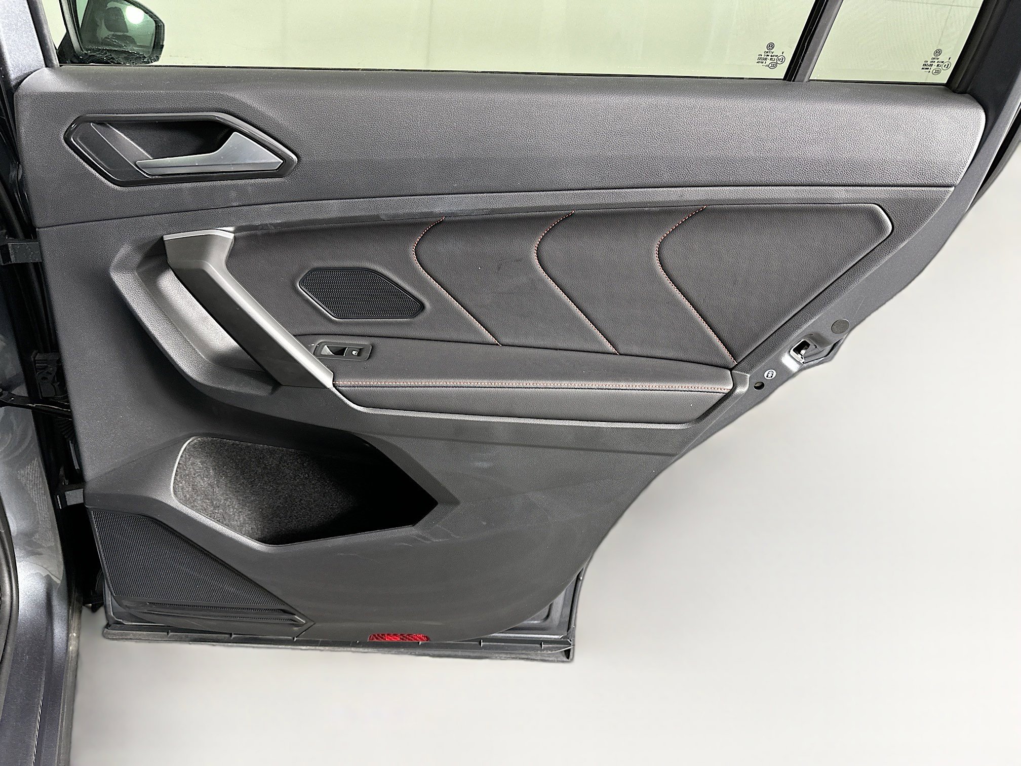 Used 2024 Volkswagen Tiguan Wolfsburg Edition image 31