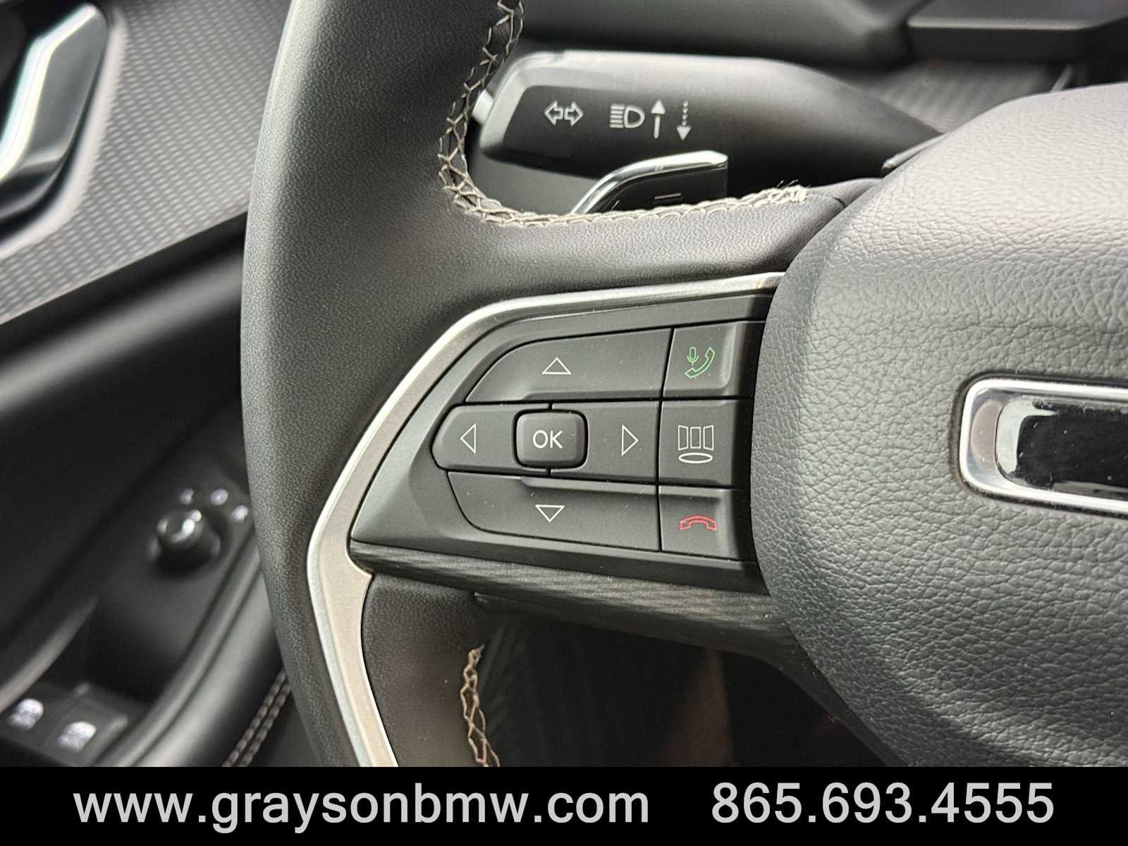 Used 2024 Jeep Grand Cherokee L Laredo image 16