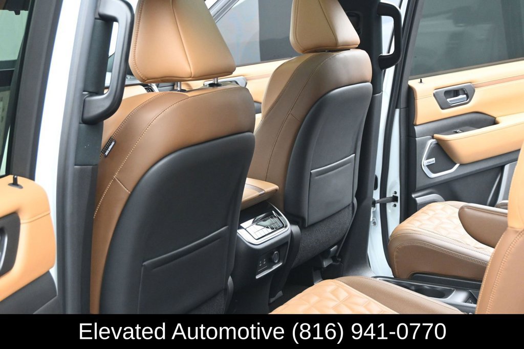 Used 2025 Nissan Armada Platinum Reserve AWD/4WD image 19