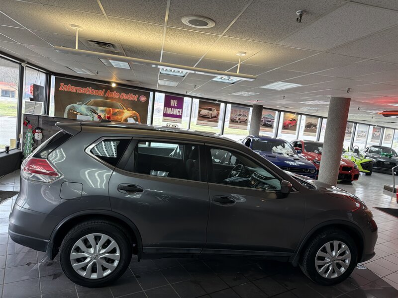 Used 2016 Nissan Rogue S FWD image 5