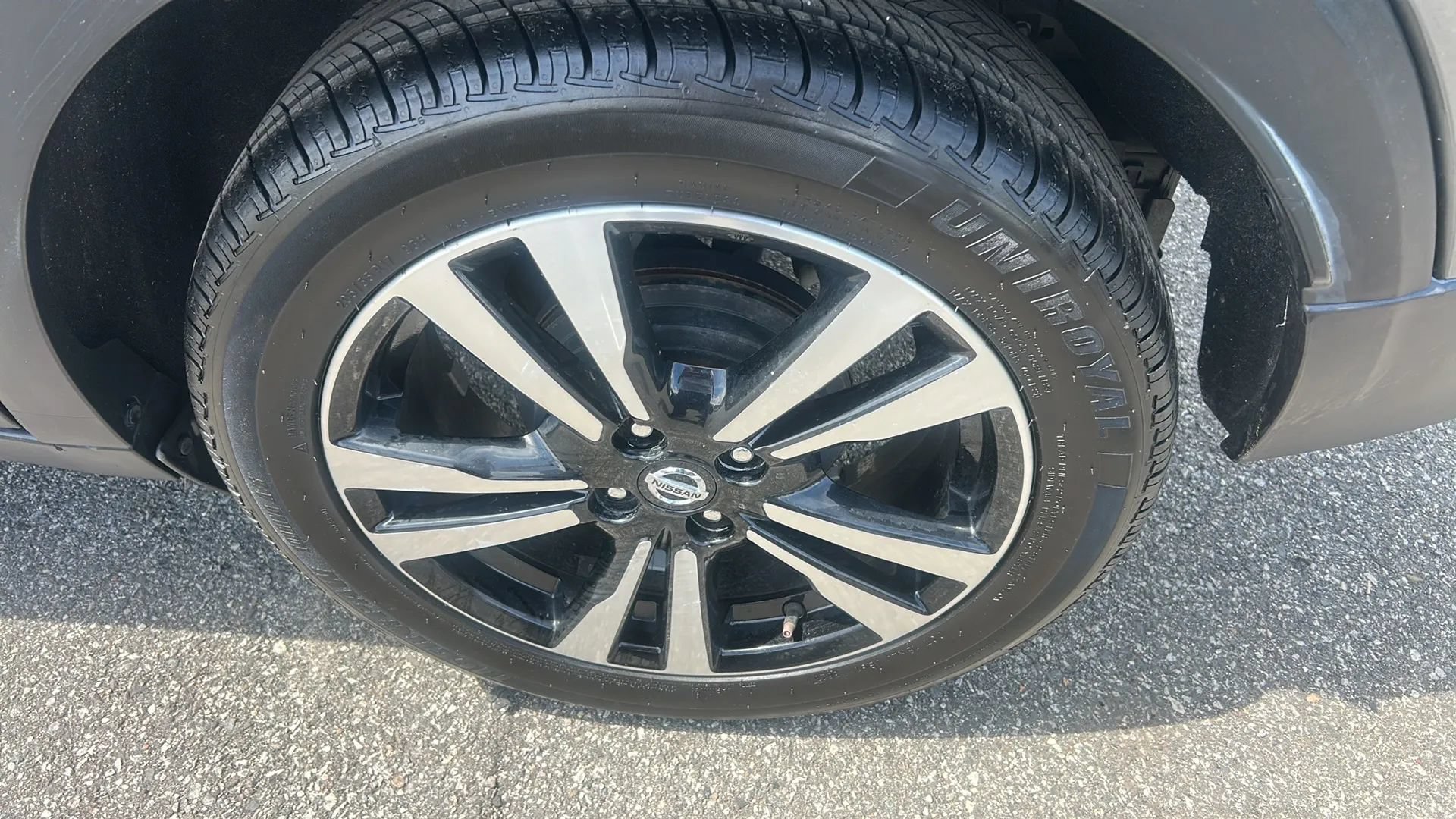 Used 2019 Nissan Kicks SV FWD image 27