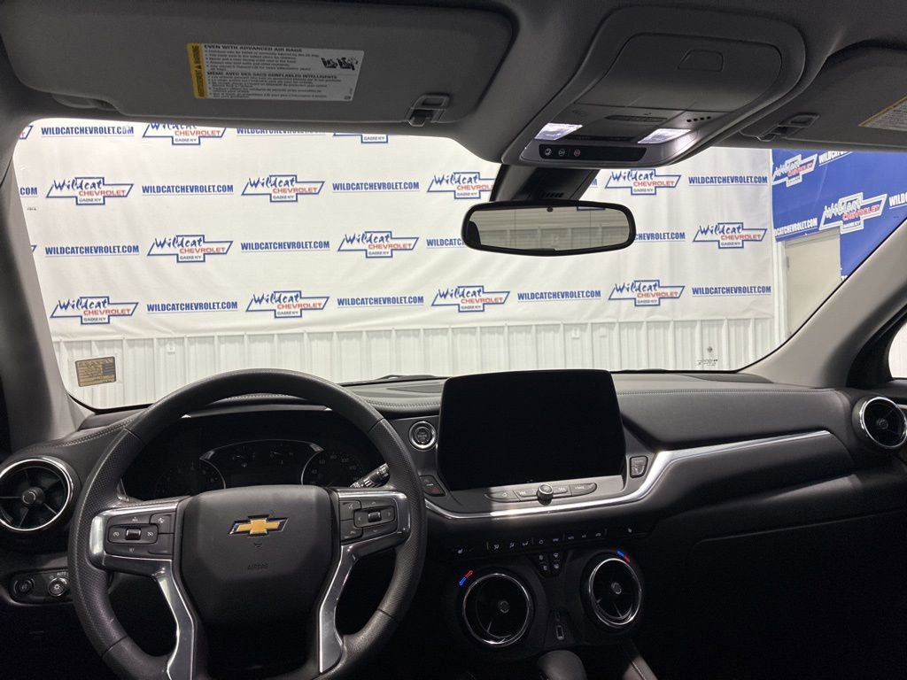 Used 2024 Chevrolet Blazer LT w/ Convenience Package FWD image 2