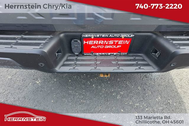 Used 2023 Nissan Frontier SV w/ SV Convenience Package AWD/4WD image 26
