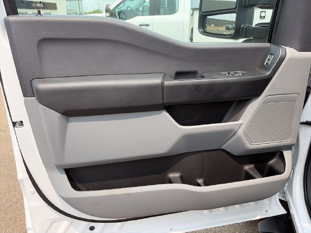 New 2026 Ford F600 2WD Regular Cab Super Duty w/ XL Chrome Package image 14