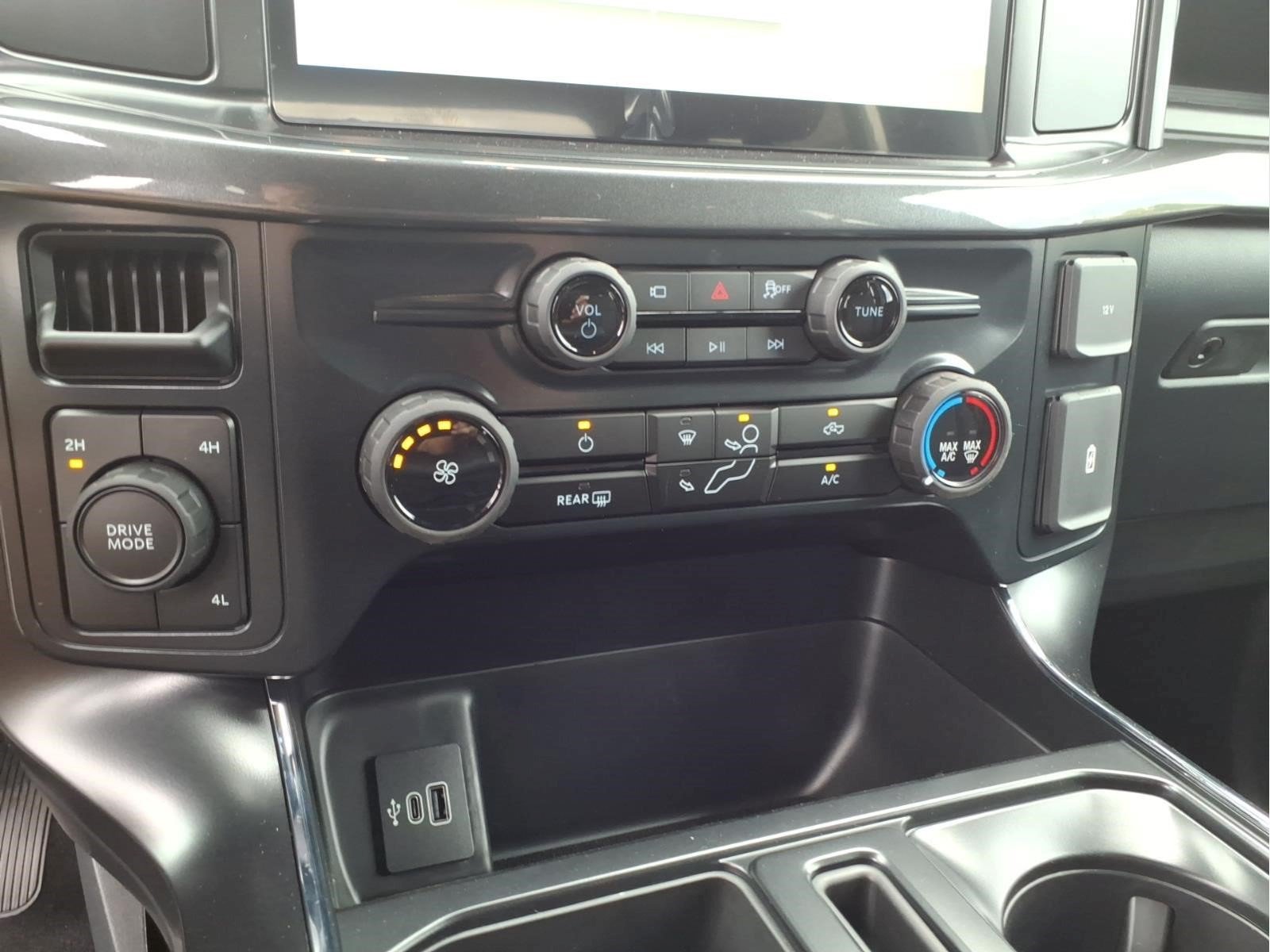 New 2026 Ford F150 STX w/ Equipment Group 200A AWD/4WD image 18