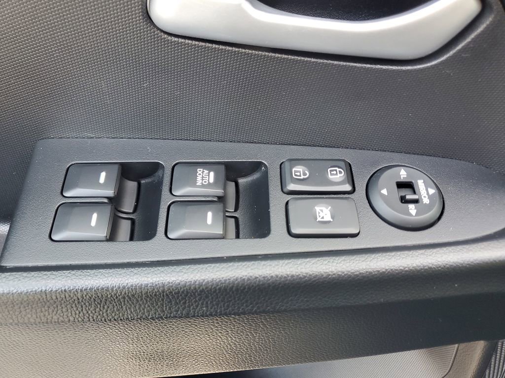 Used 2013 Kia Sportage LX w/ Convenience Pkg image 17