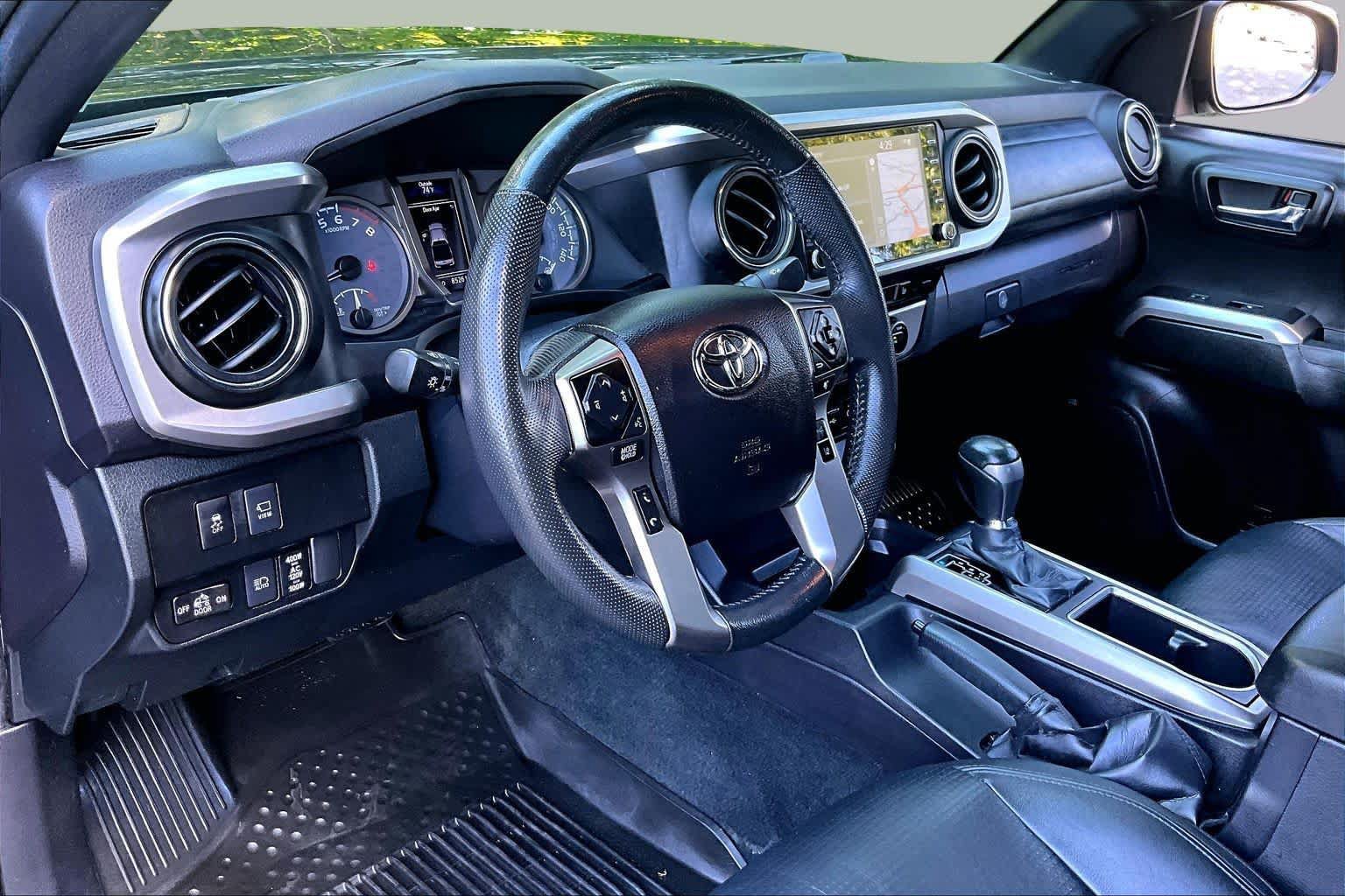 Used 2021 Toyota Tacoma Limited AWD/4WD image 17