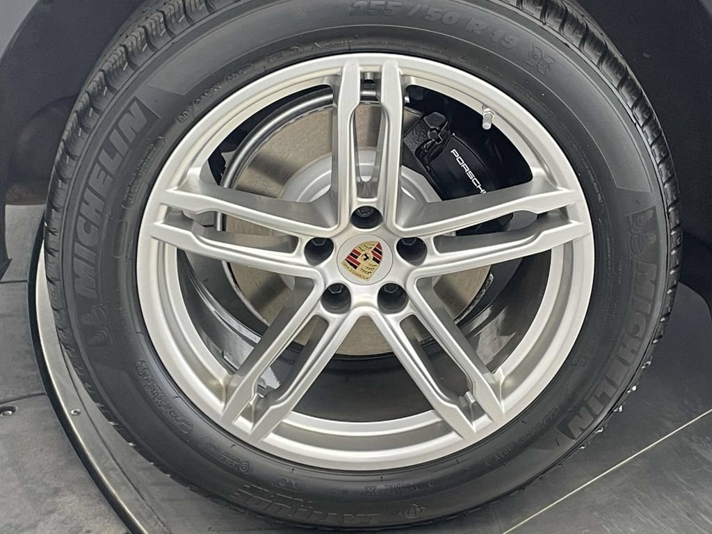 Certified 2023 Porsche Macan AWD/4WD image 13