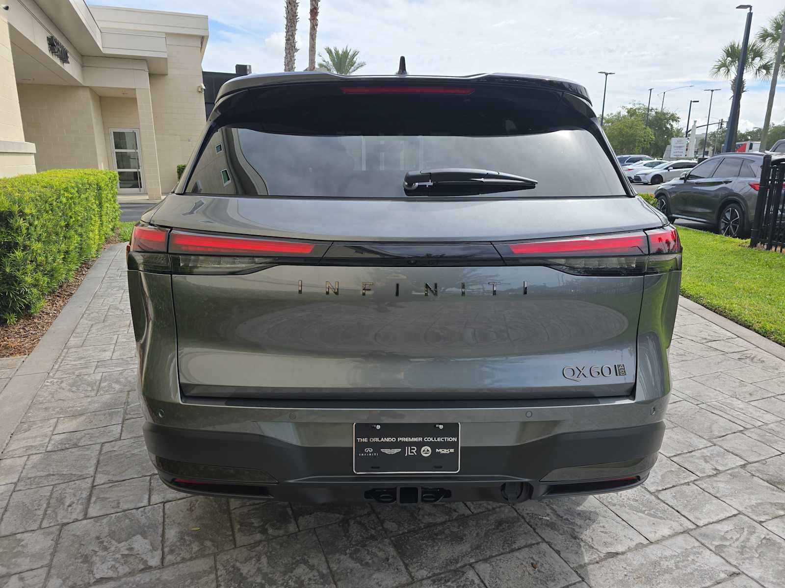 New 2026 INFINITI QX60 Autograph w/ Dark Cargo Package image 5