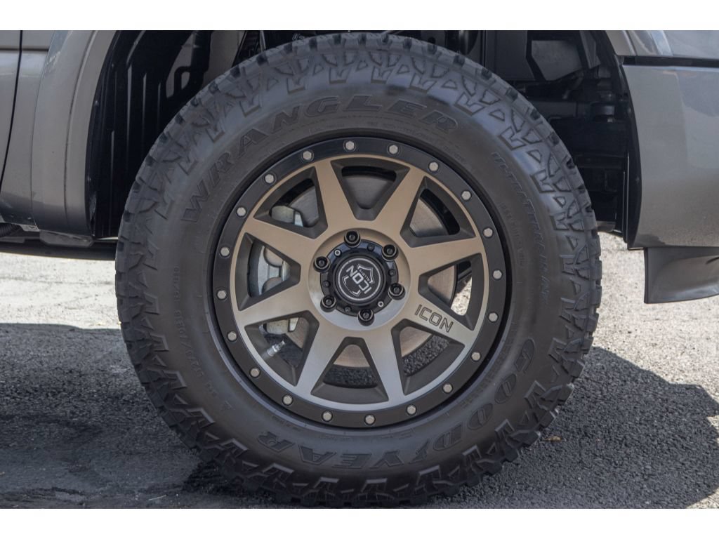 Used 2023 Nissan Titan Platinum Reserve w/ Moonroof Package AWD/4WD image 9
