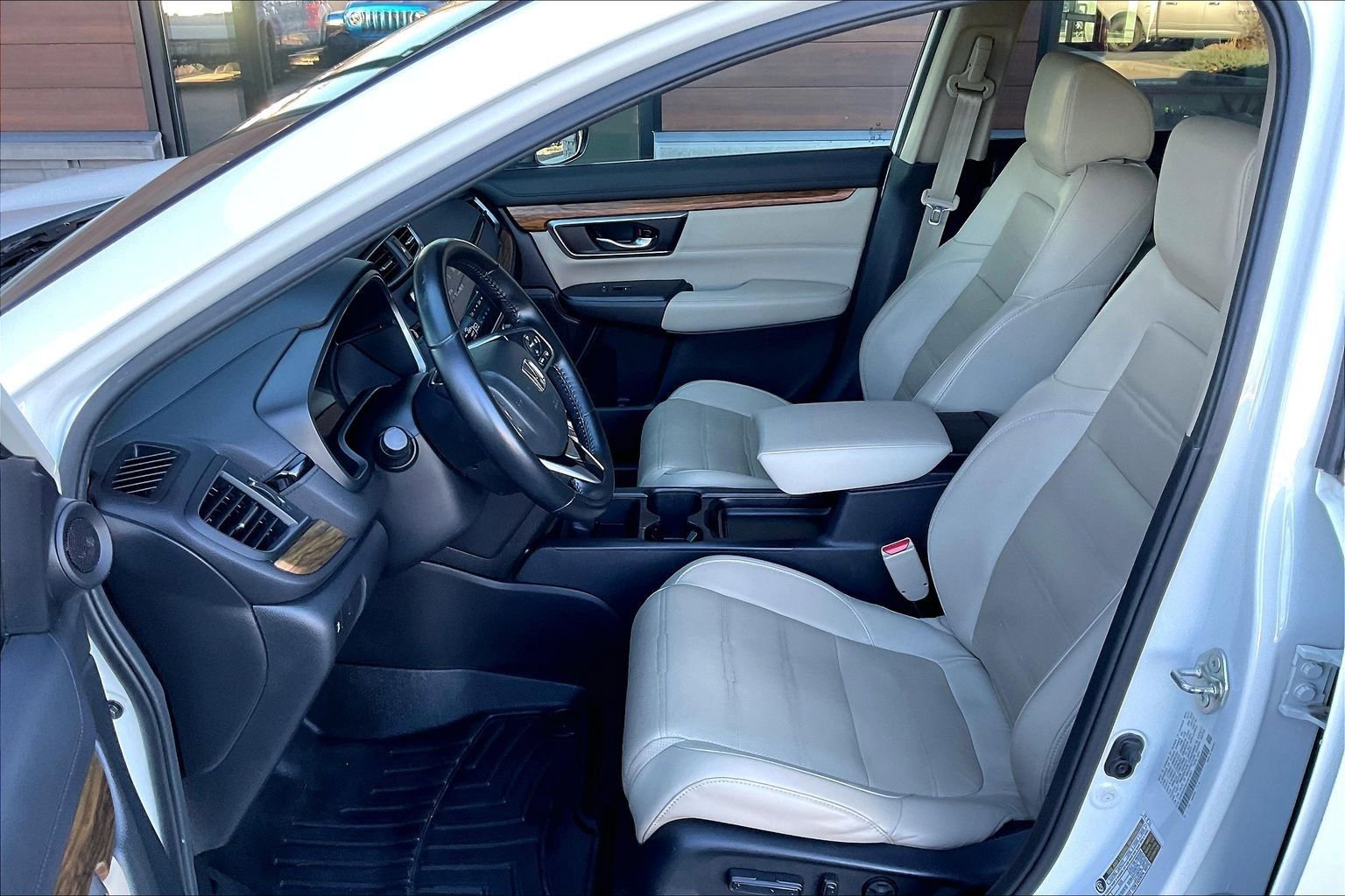 Used 2018 Honda CR-V EX-L image 16