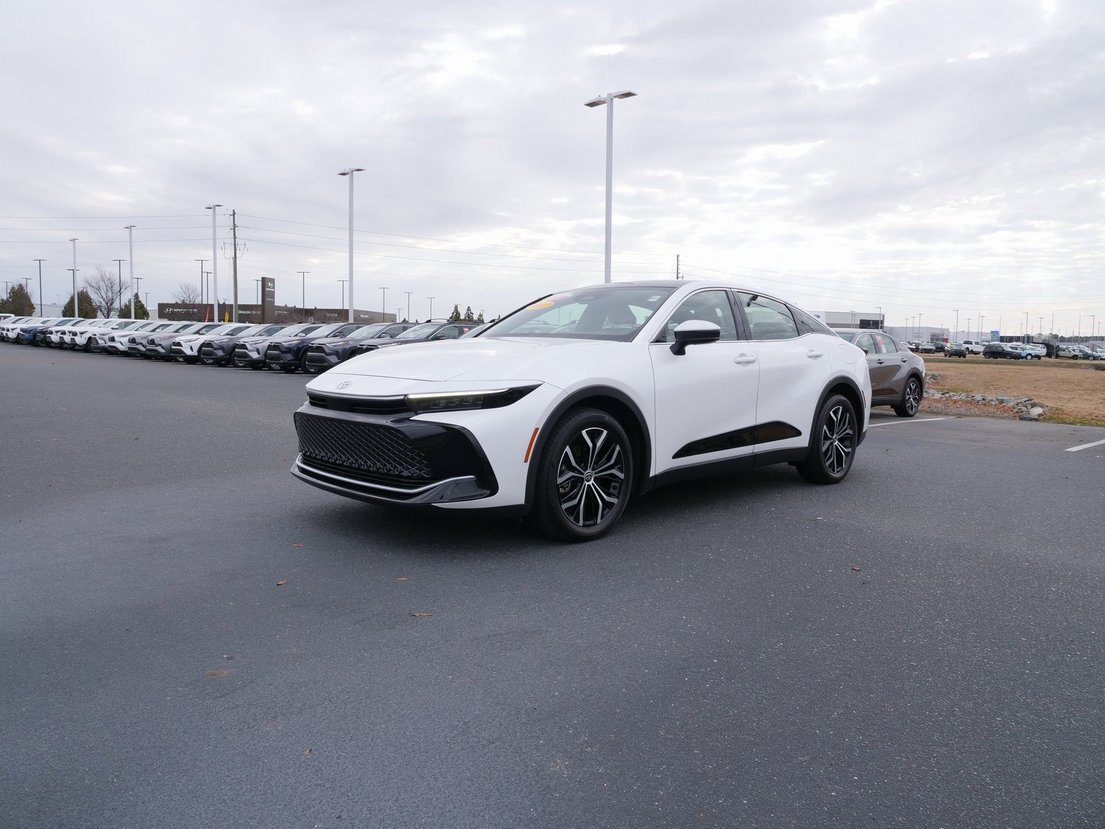 Used 2023 Toyota Crown Limited image 7