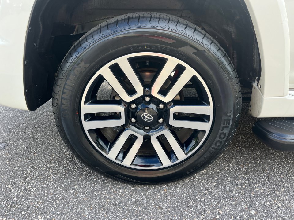 Used 2022 Toyota 4Runner Limited RWD image 25