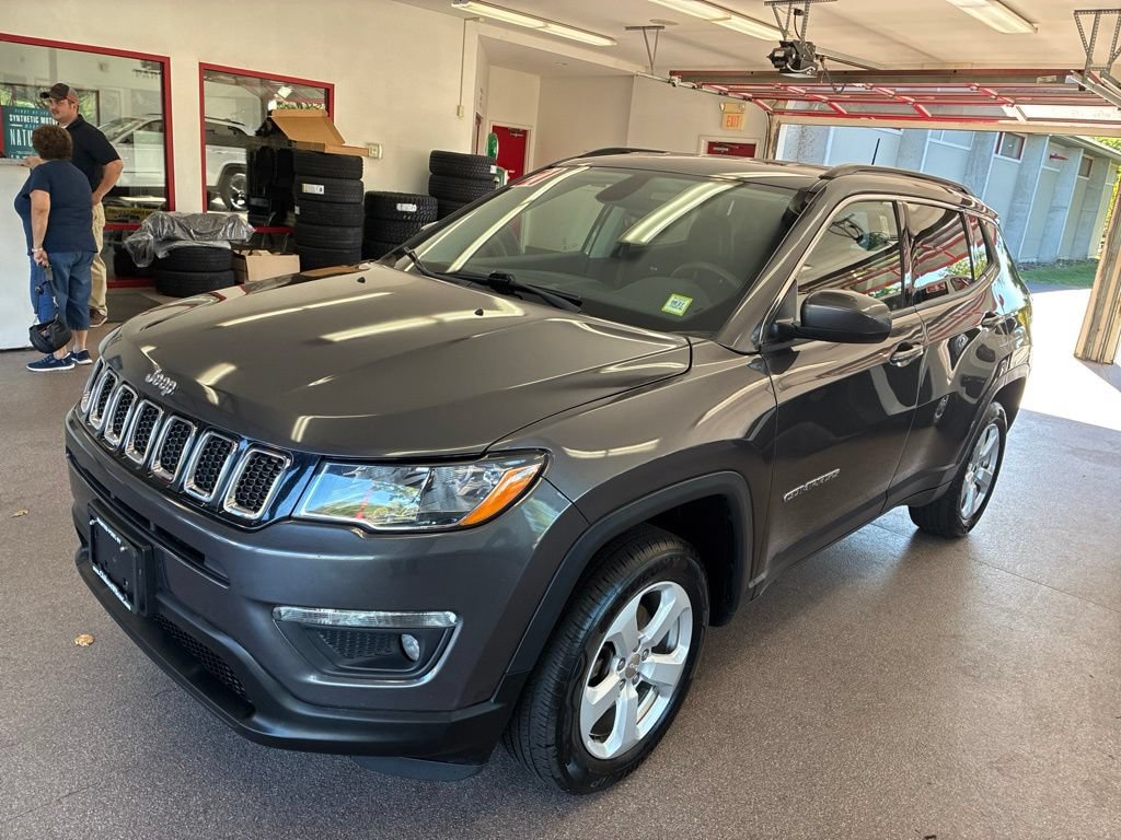Used 2021 Jeep Compass Latitude AWD/4WD image 3