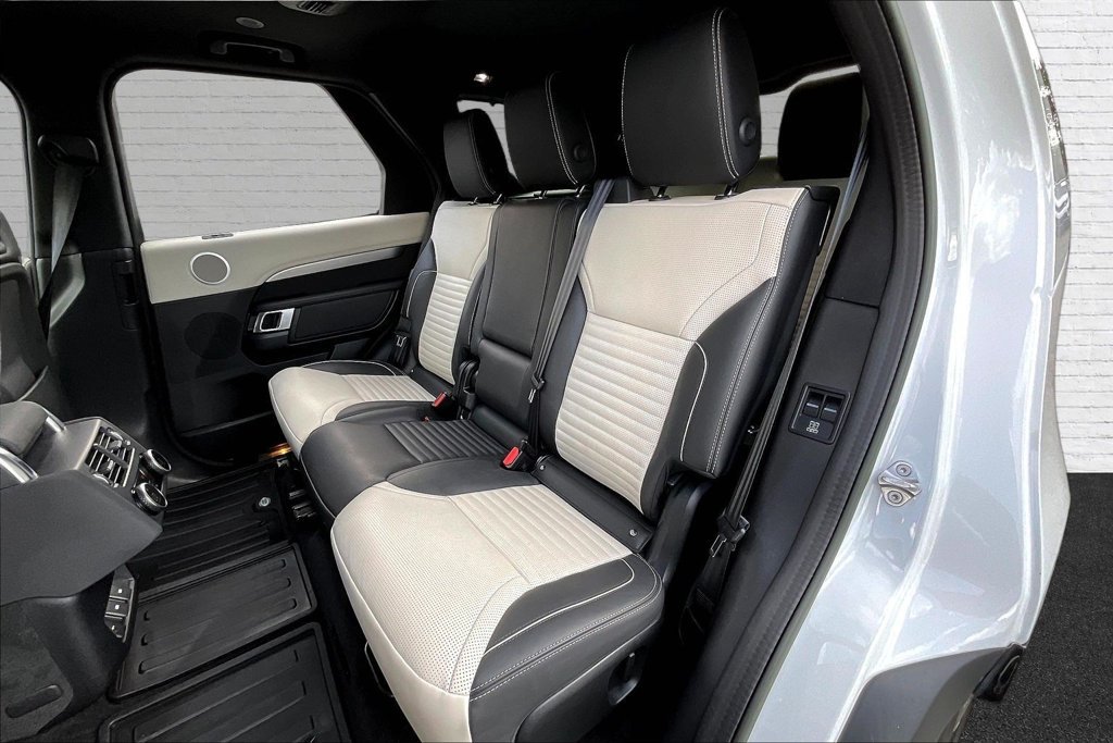 Used 2023 Land Rover Discovery HSE R-Dynamic AWD/4WD image 20