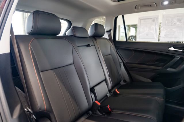 Used 2024 Volkswagen Tiguan Wolfsburg Edition image 31