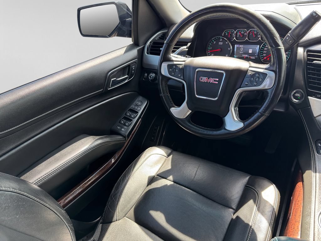 Used 2017 GMC Yukon SLT AWD/4WD image 21