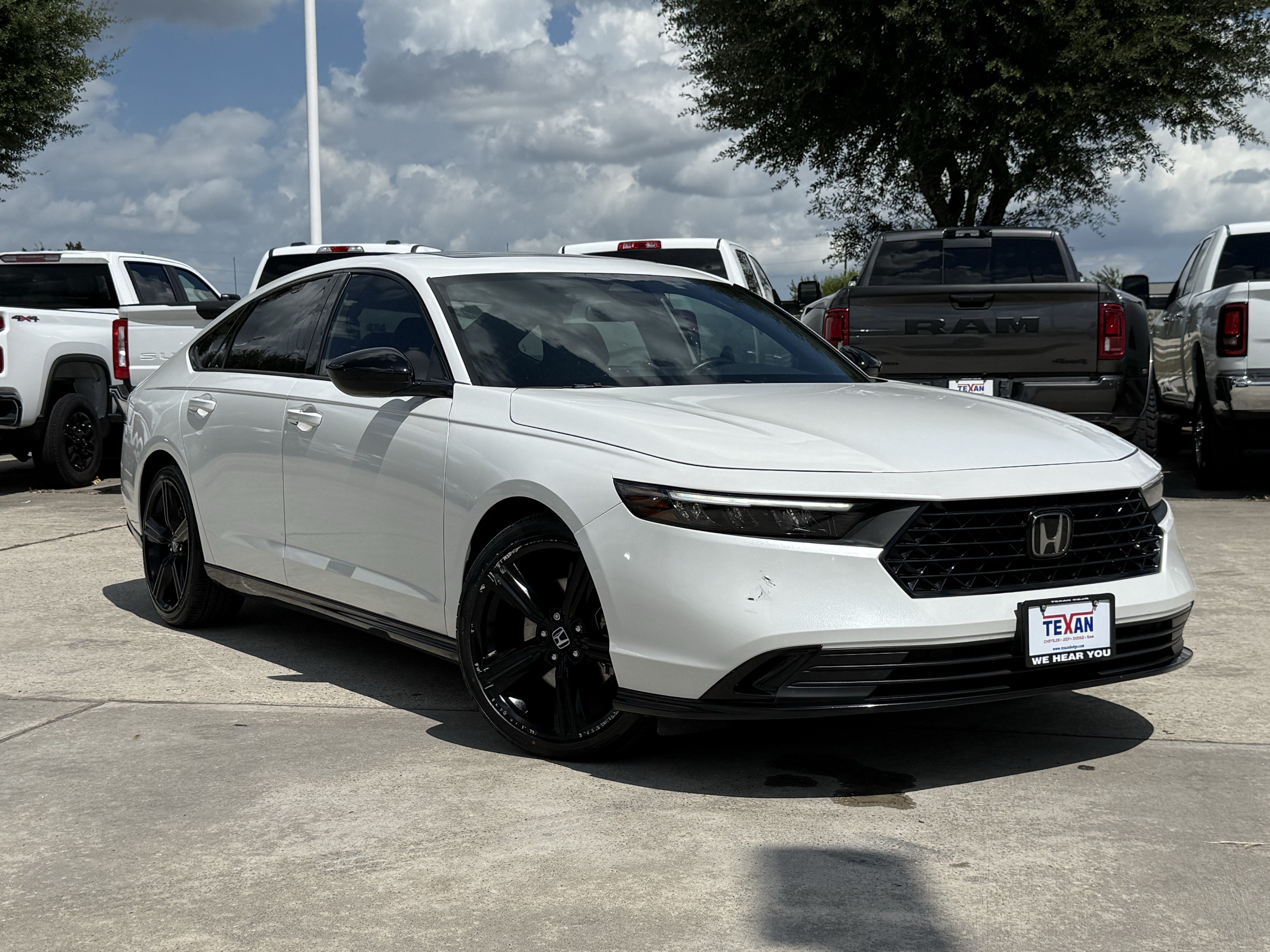 Used 2024 Honda Accord Sport image 2