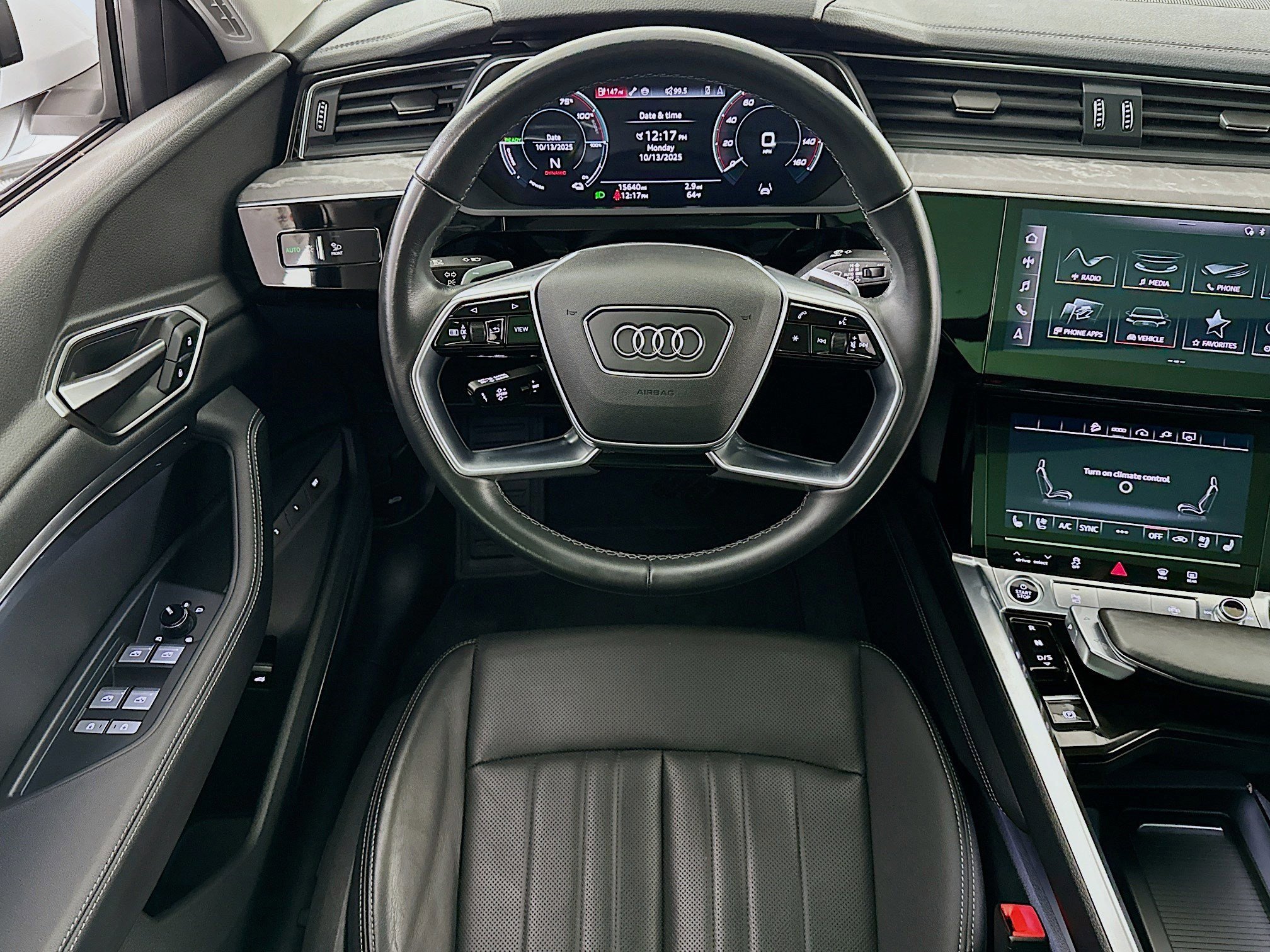 Used 2024 Audi Q8 e-tron Premium Plus w/ Premium Plus Package image 22