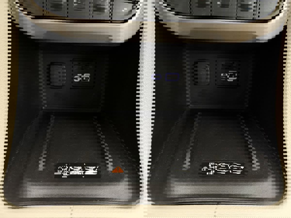 Used 2021 GMC Acadia Denali w/ Denali Technology Package image 34