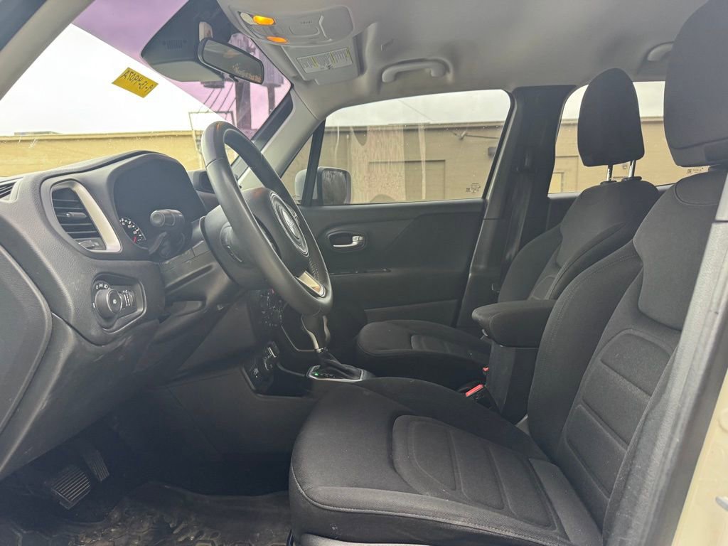 Used 2019 Jeep Renegade Latitude image 12