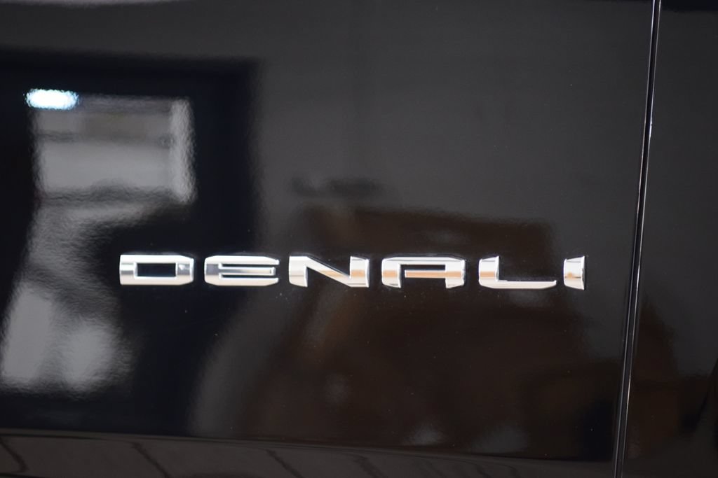 Used 2023 GMC Yukon XL Denali w/ LPO, Floor Liner Package AWD/4WD image 17