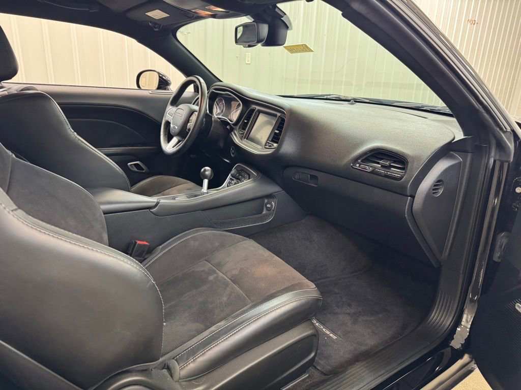 Used 2015 Dodge Challenger R/T Scat Pack w/ Leather Interior Group image 22