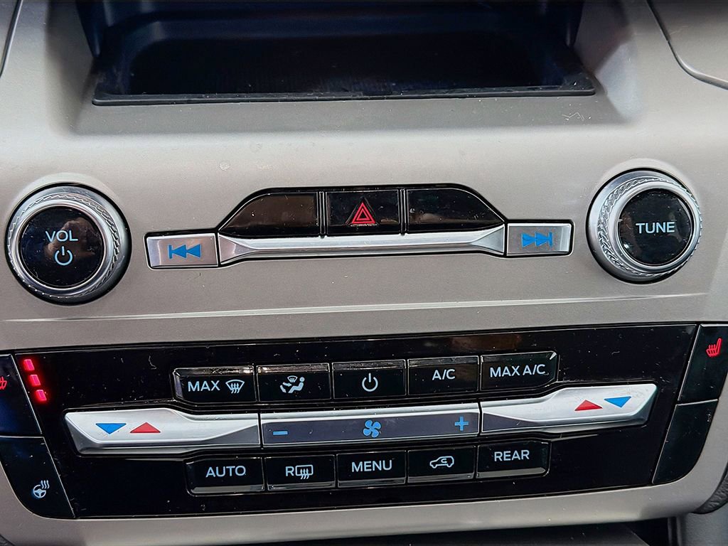 Used 2023 Ford Explorer XLT w/ Equipment Group 202A image 33