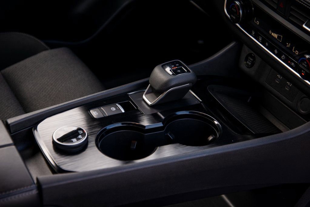 Used 2024 Nissan Rogue SV image 23